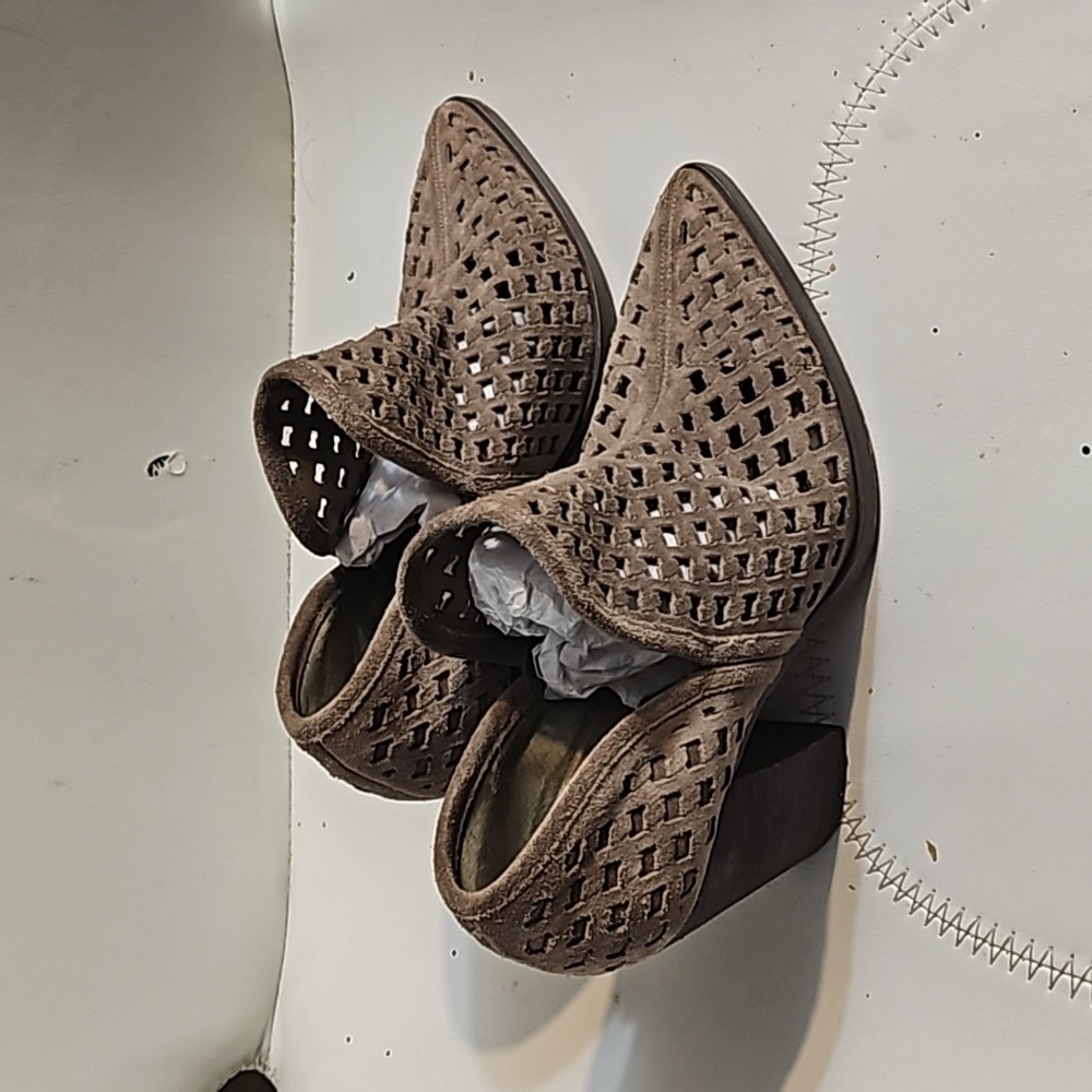 Booties - Picture 4 of 7